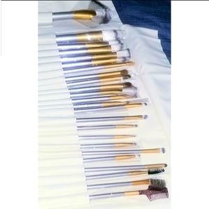 OMG Professional Brush Set Makeup Brushes 24 Pieces